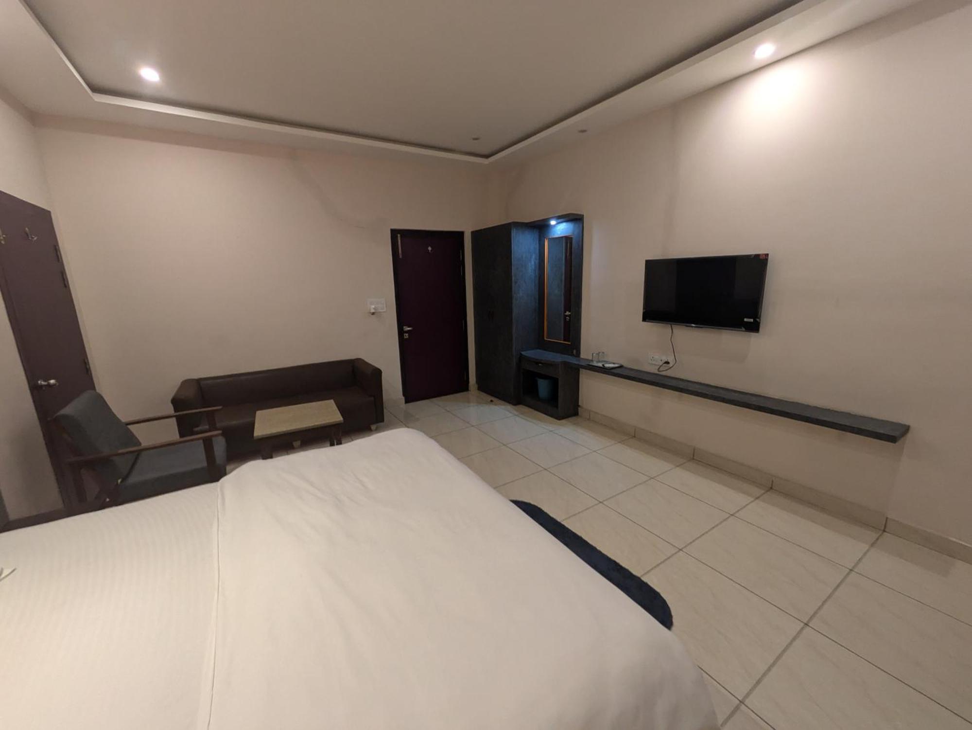 Kishori Vatika Hotel Ramnagar  Kültér fotó
